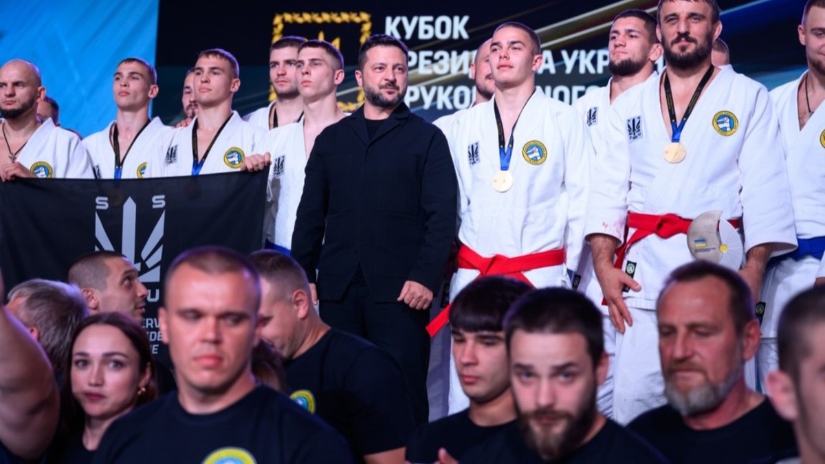 Зеленський нагородив переможців Кубку з рукопашного бою