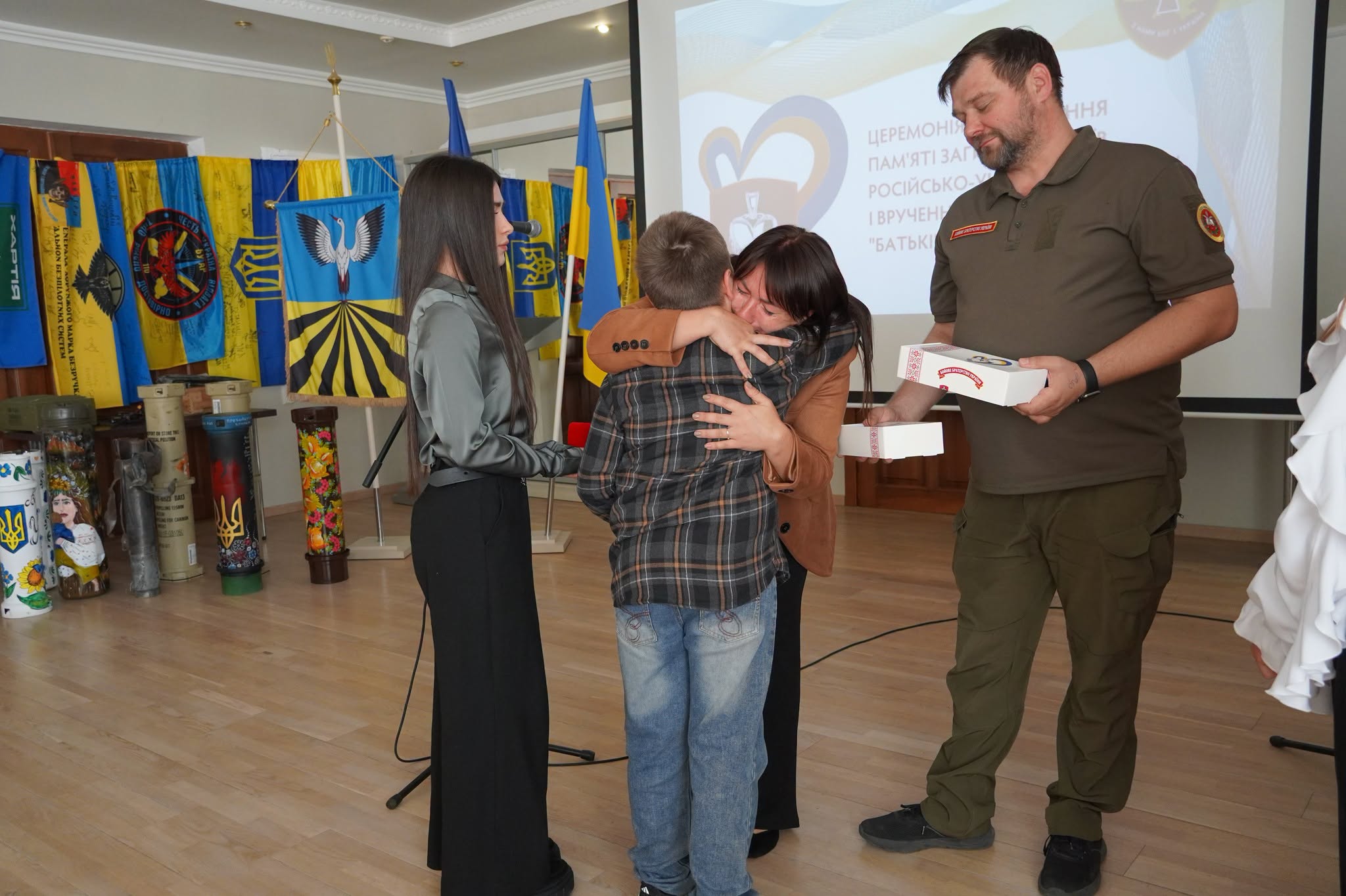 Срібний символ батьківської любові: У Байковецькій громаді дітям полеглих Героїв вручили обереги «Батьківське серце»