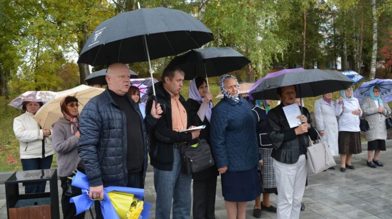 Пам'ять про зламані долі: У Збаражі вшанували жертв масових примусових виселень