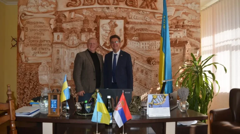 Дипломатичний візит до Збаража: Посол Сербії відвідав Тернопільщину та обговорив нові інвестиційні й культурні проєкти