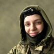 Оля Чоловська змінила пензлі й вірші на зброю