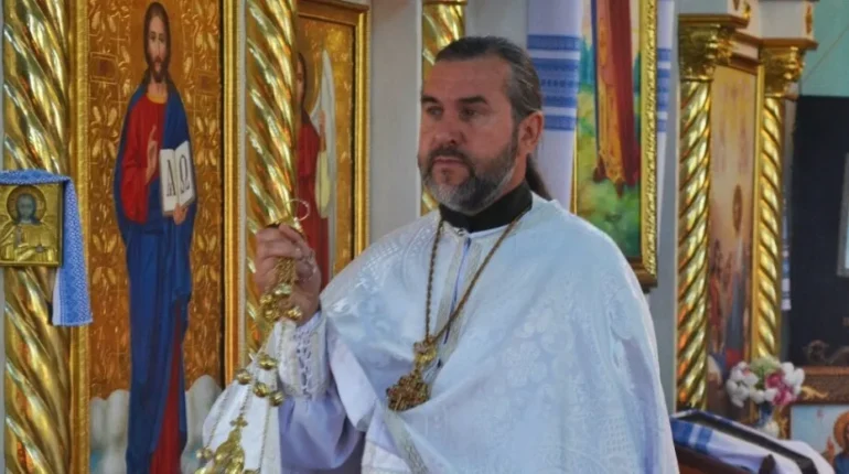 Уродженець Тернопільщини відклав хрест і взяв до рук автомат