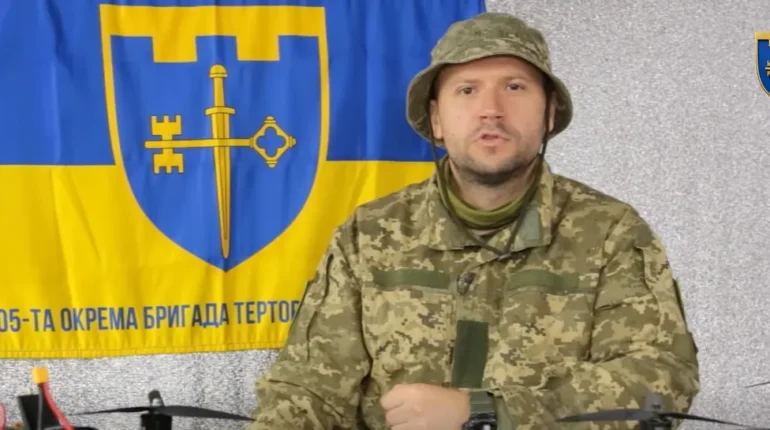 Технологічний підсилювач для аеророзвідки: Бійці тернопільської 105-ї бригади ТрО отримали комплектуючі для БпЛА від «Української команди»