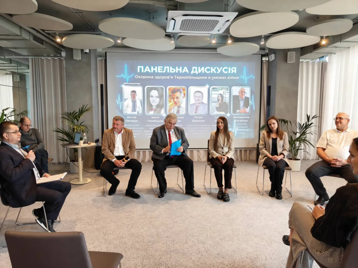 Медична система в умовах війни: Віктор Овчарук виступив модератором форуму «Пульс майбутнього» у Тернополі