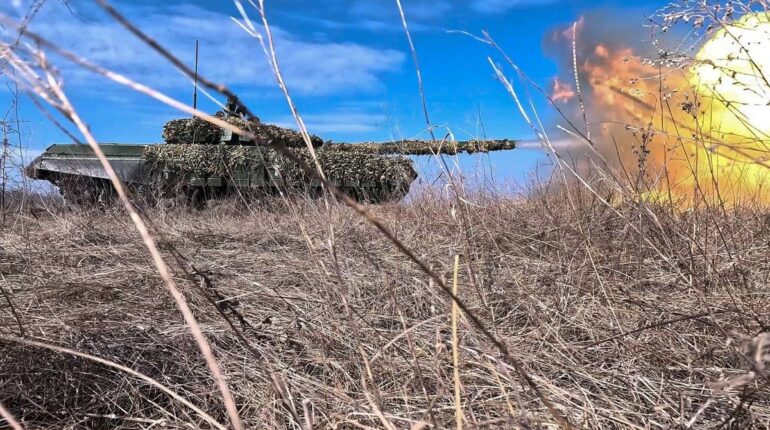Генштаб: окупанти втратили два літаки та 1590 осіб
