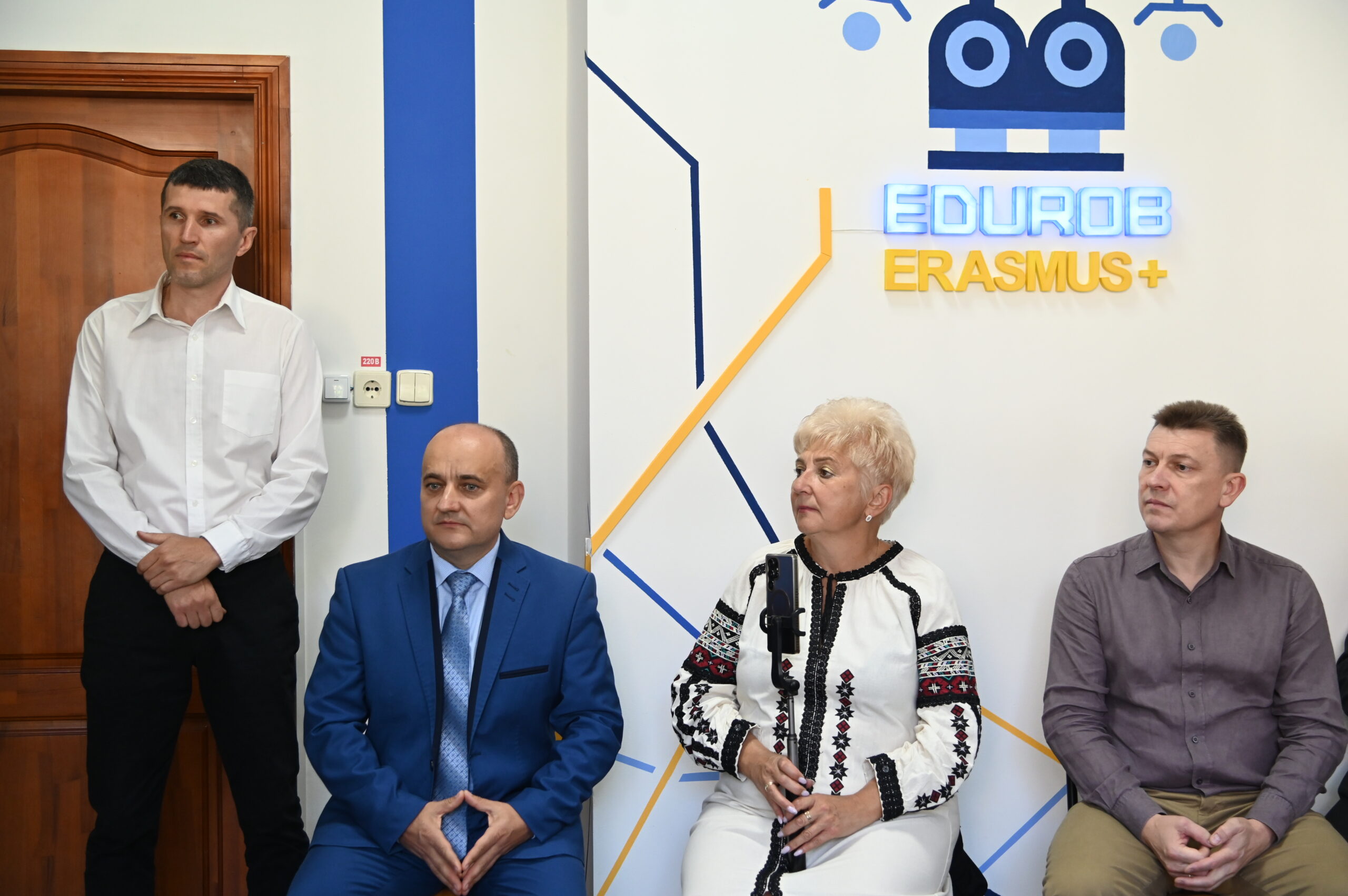 У Кременці відкрили інноваційну лабораторію EDUROB
