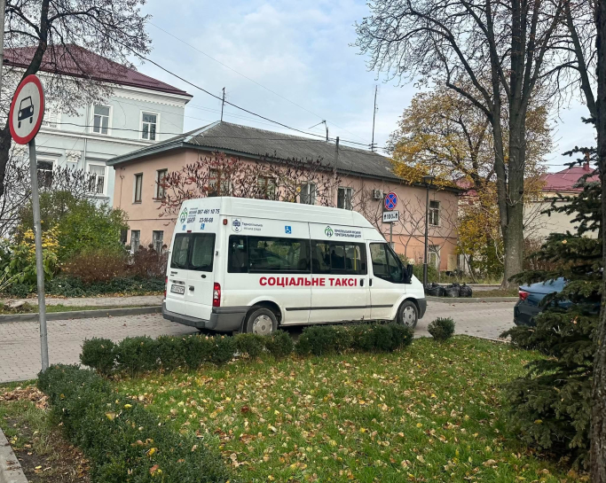 У жовтні тернополяни здійснили 320 поїздок на «Соціальному таксі»