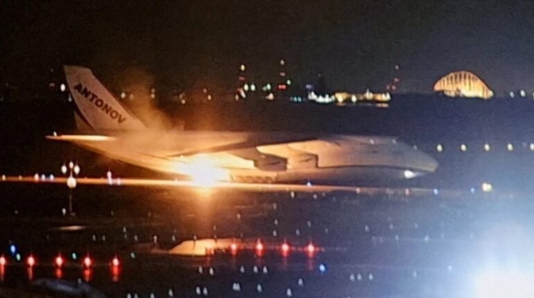 В Японії під час посадки загорівся літак Ан-124 Руслан