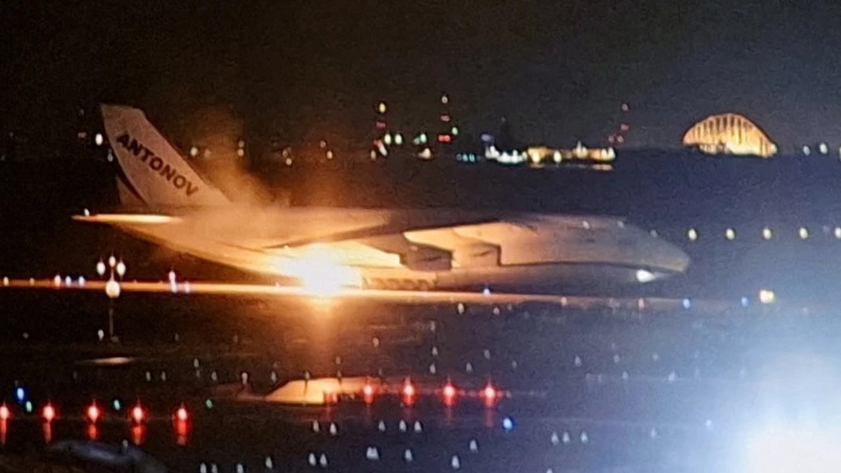 В Японії під час посадки загорівся літак Ан-124 Руслан