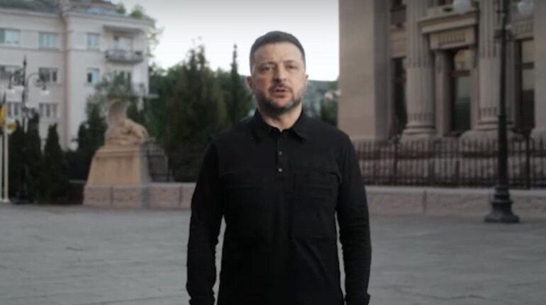 Зеленський попередив про підготовку масованого удару РФ
